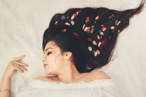 How to Avoid Frizz Hair Overnight: 10 Proven Tips for Smoother Mornings - BONNET QUEEN